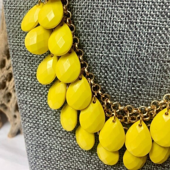 Yellow Teardrop Beaded Gold Tone Two Layer Necklace - Picture 3 of 6